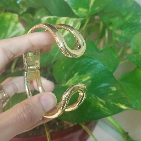 Used 3 pc Faux Opal Jewelry Set witn Rhinstones - Picture 7 of 8